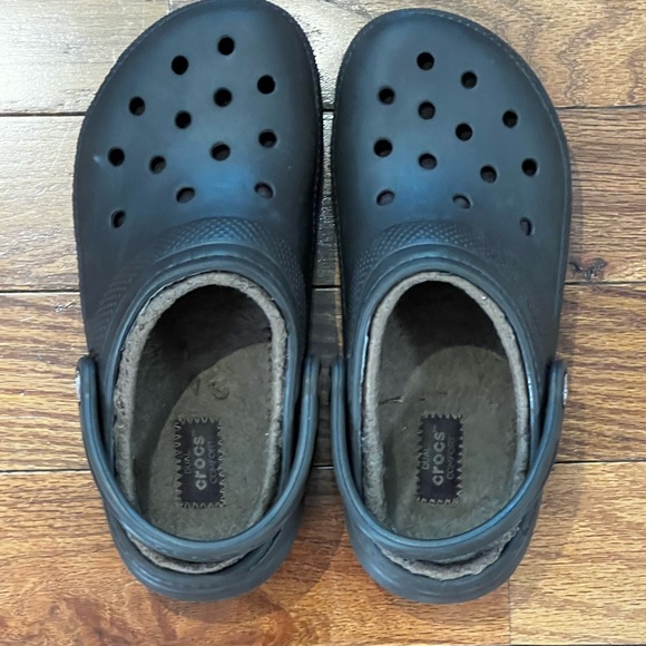 Brown Lined Classic Crocs Women’s 7 - Picture 2 of 7